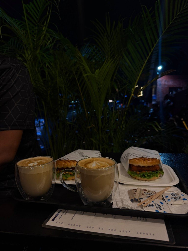 Coffee and burgers at Star Best Cafe
